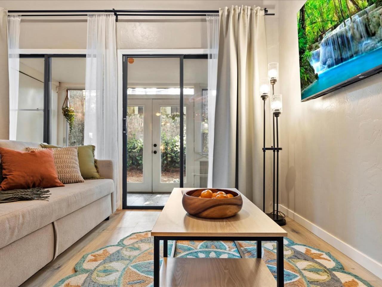 Artist'S Tower Townhome Just Renovated W Loft Gainesville Eksteriør billede