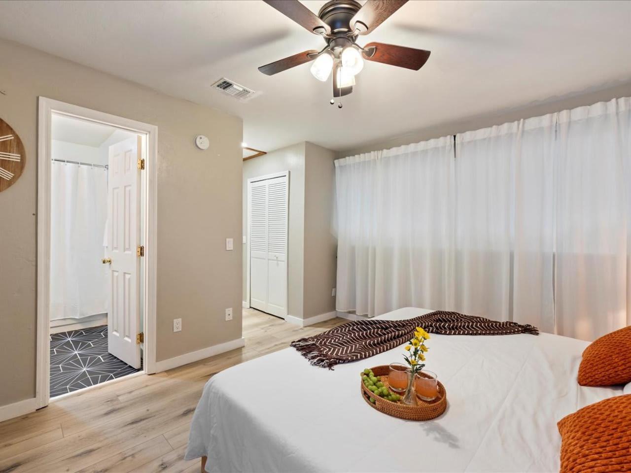 Artist'S Tower Townhome Just Renovated W Loft Gainesville Eksteriør billede