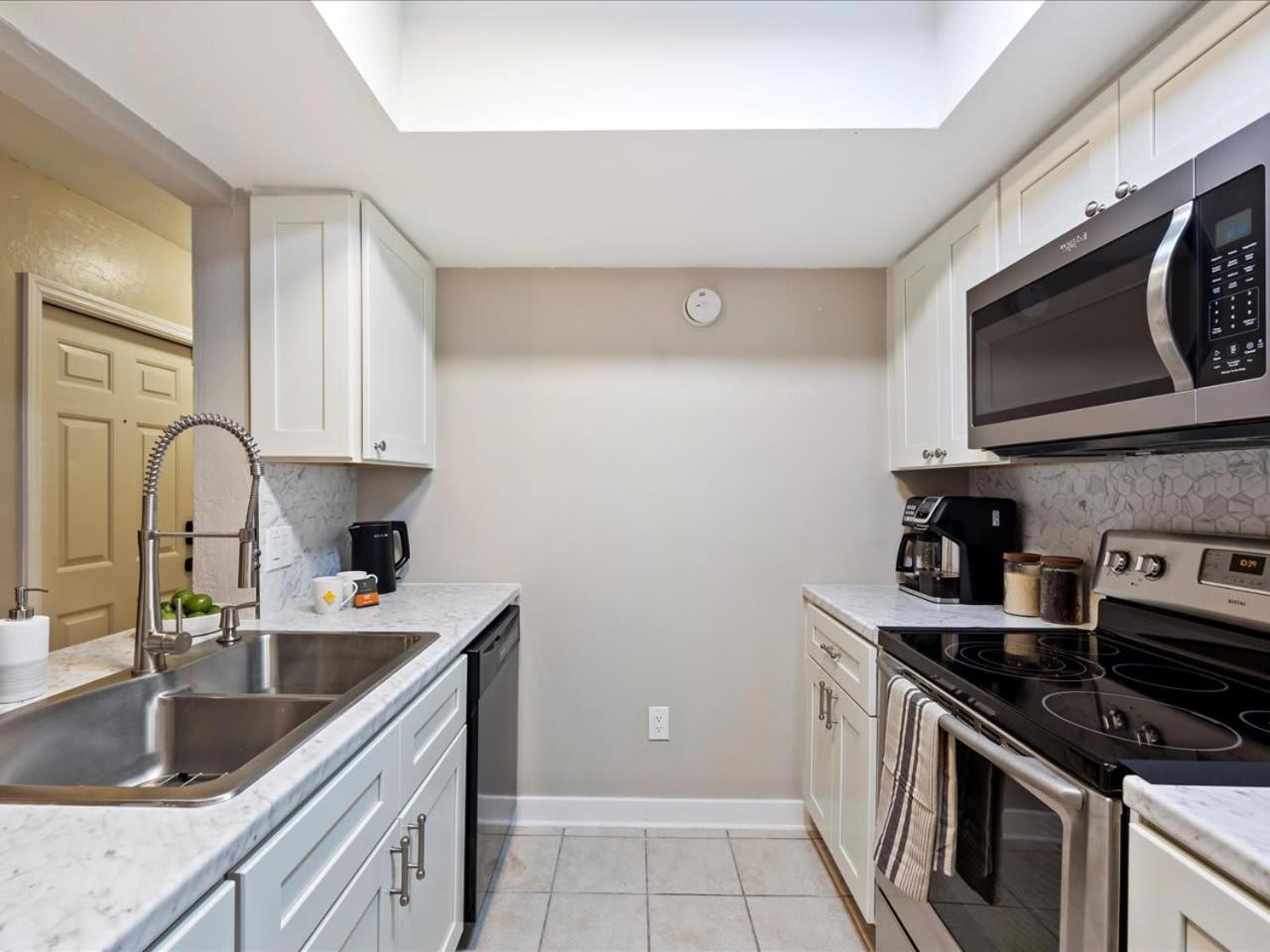 Artist'S Tower Townhome Just Renovated W Loft Gainesville Eksteriør billede