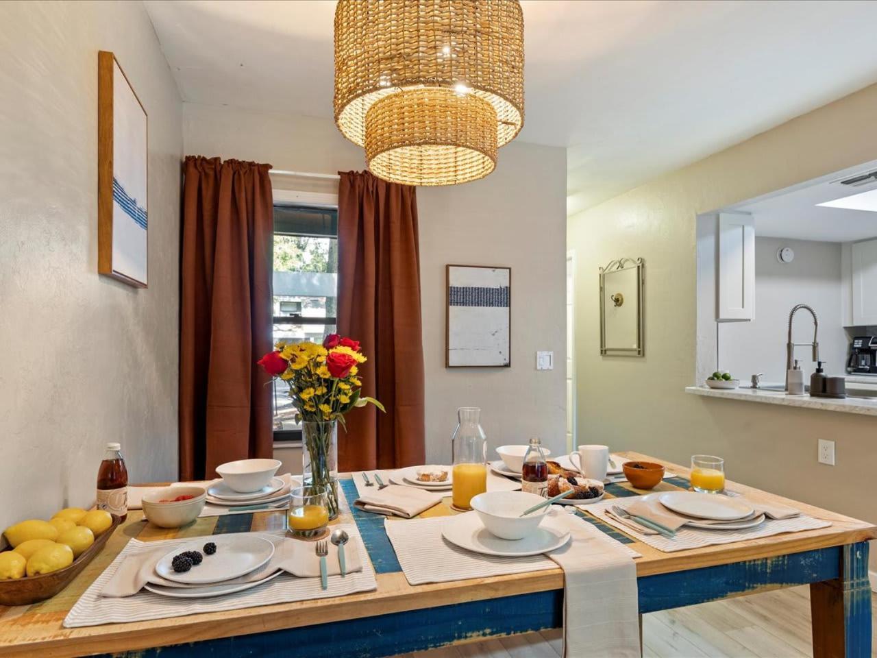 Artist'S Tower Townhome Just Renovated W Loft Gainesville Eksteriør billede