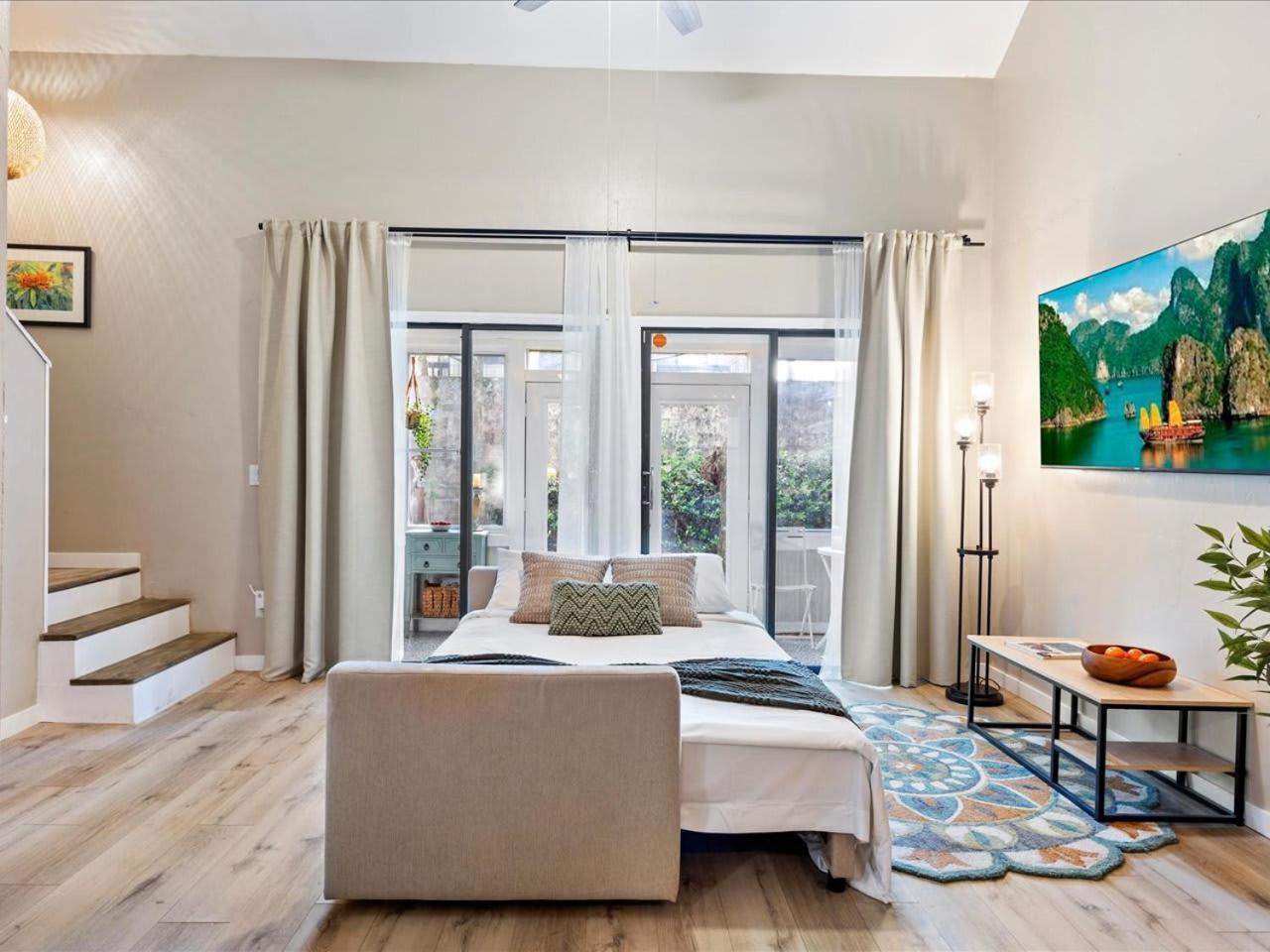 Artist'S Tower Townhome Just Renovated W Loft Gainesville Eksteriør billede